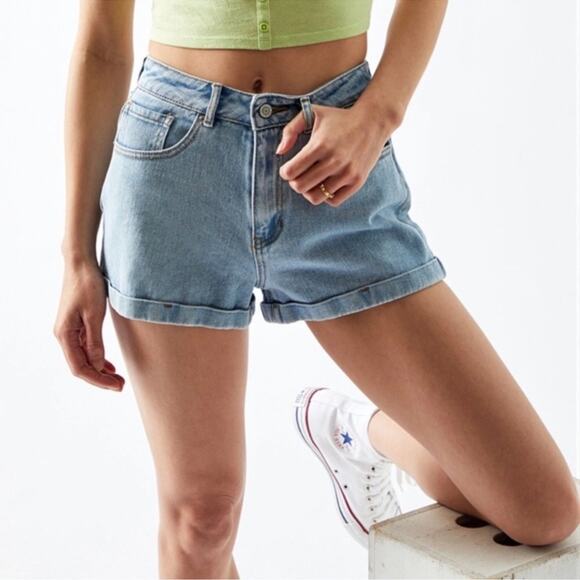PacSun Denim Mom Shorts Size 30 Cuffed Jean Y2K Spring Vacation Indie Boho - Picture 1 of 9